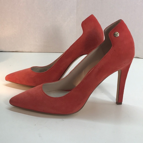 Calvin Klein Peach Suede-like PointedToe Pumps 5 - Picture 3 of 8
